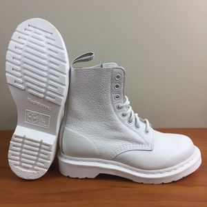 Dr. Martens 1460 PASCAL MONO 8 Eye Leather Boots 24480100 WHITE Women's Size 5